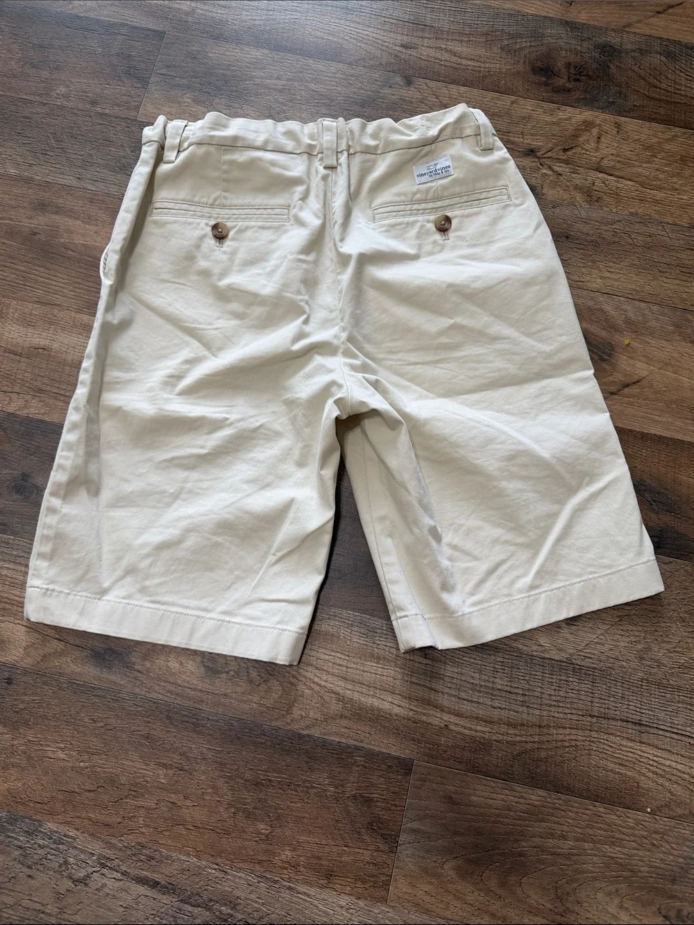 Vineyard Vines shorts size 14